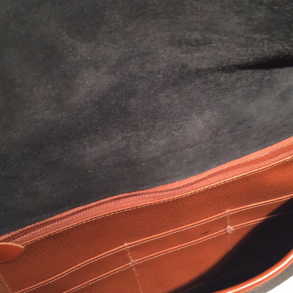 Dooney and Bourke small bag - Picture 5 of 5